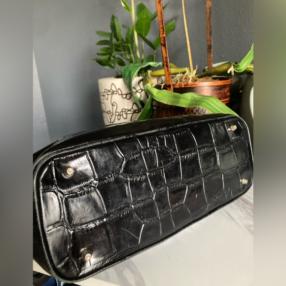 Elegant Black Croc-Embossed leather purse - Picture 5 of 15